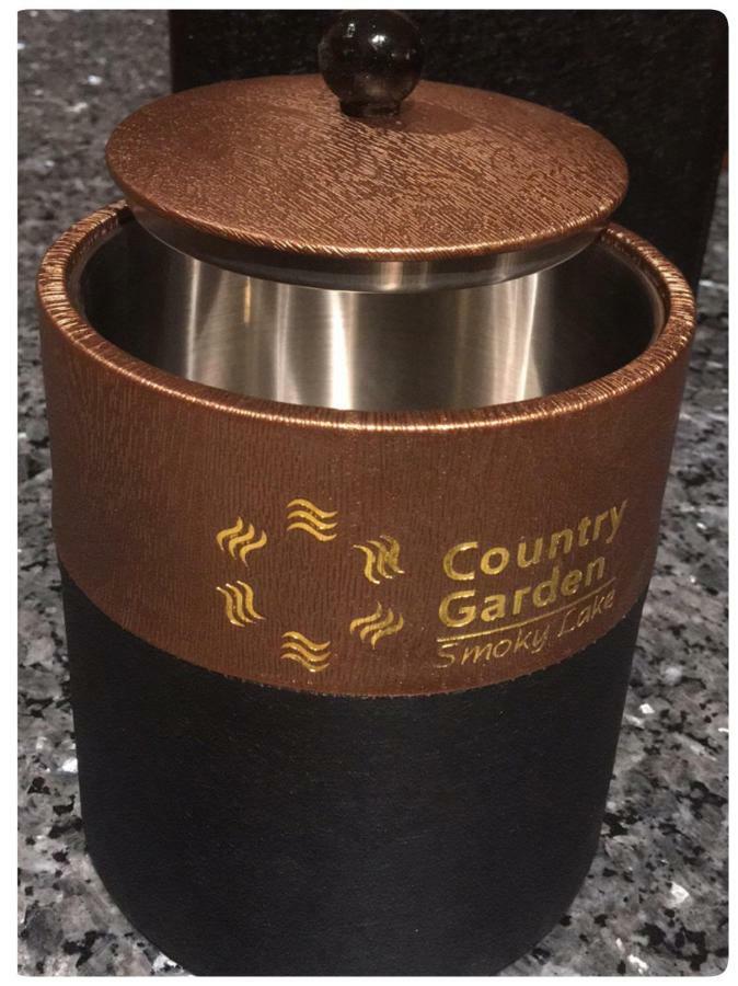 Country Garden Inn & Restaurant Smoky Lake Dış mekan fotoğraf